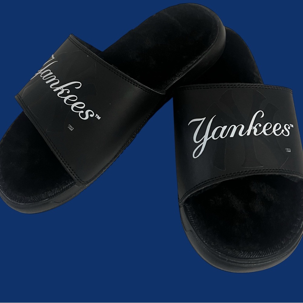 Islide NY Yankees Black Slide Sandals
